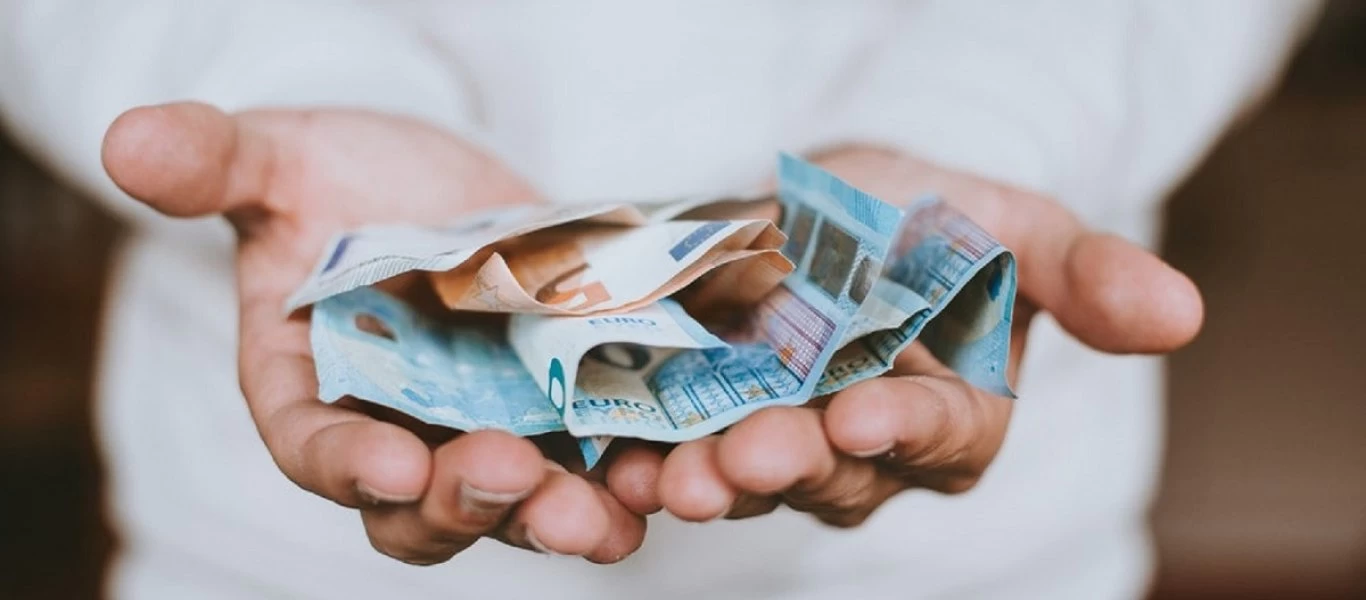 Συντάξεις: Θα «βρέξει» λεφτά το επόμενο τρίμηνο - Οι 4 κατηγορίες συνταξιούχων που θα λάβουν αναδρομικά και αυξήσεις